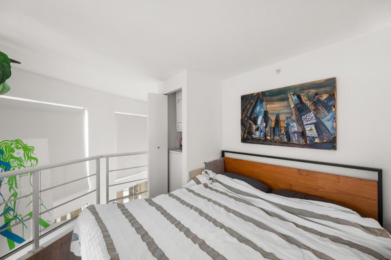 Rare Find Loft With Full Kitchen At Heart Of Downtown Daire Vancouver Dış mekan fotoğraf